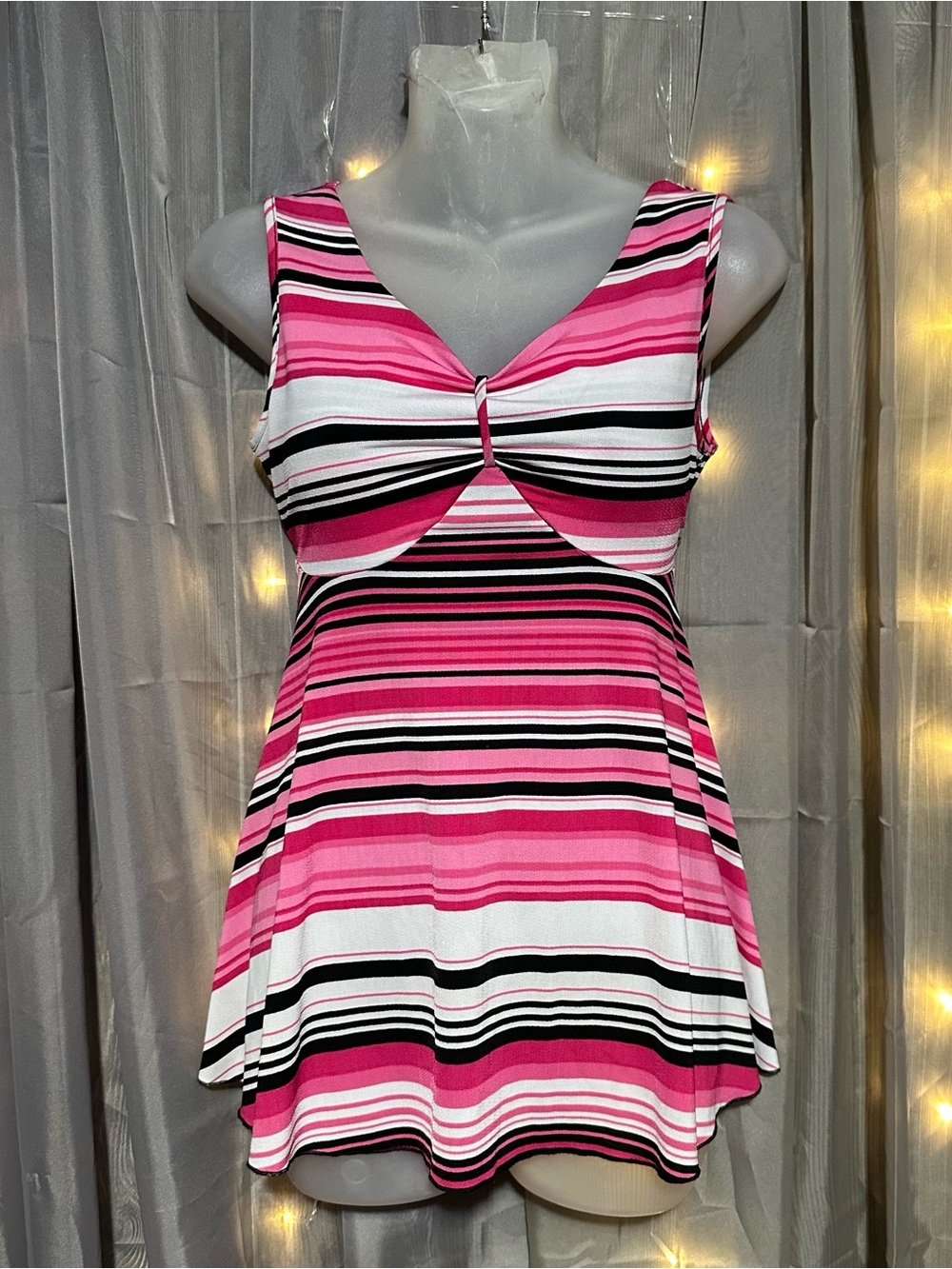 2000s Y2K Fiorlini International pink/black/white horizontal striped V-neck Sz S